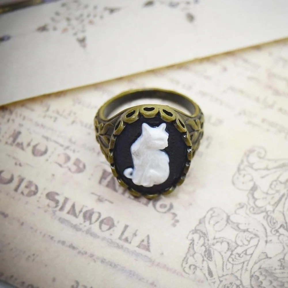Vintage Cat Signet Ring
